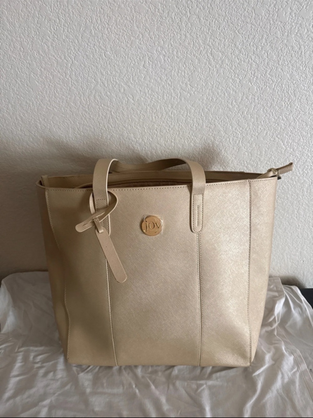 Gold Tote Bag — Elegant Women's Carry On Tote